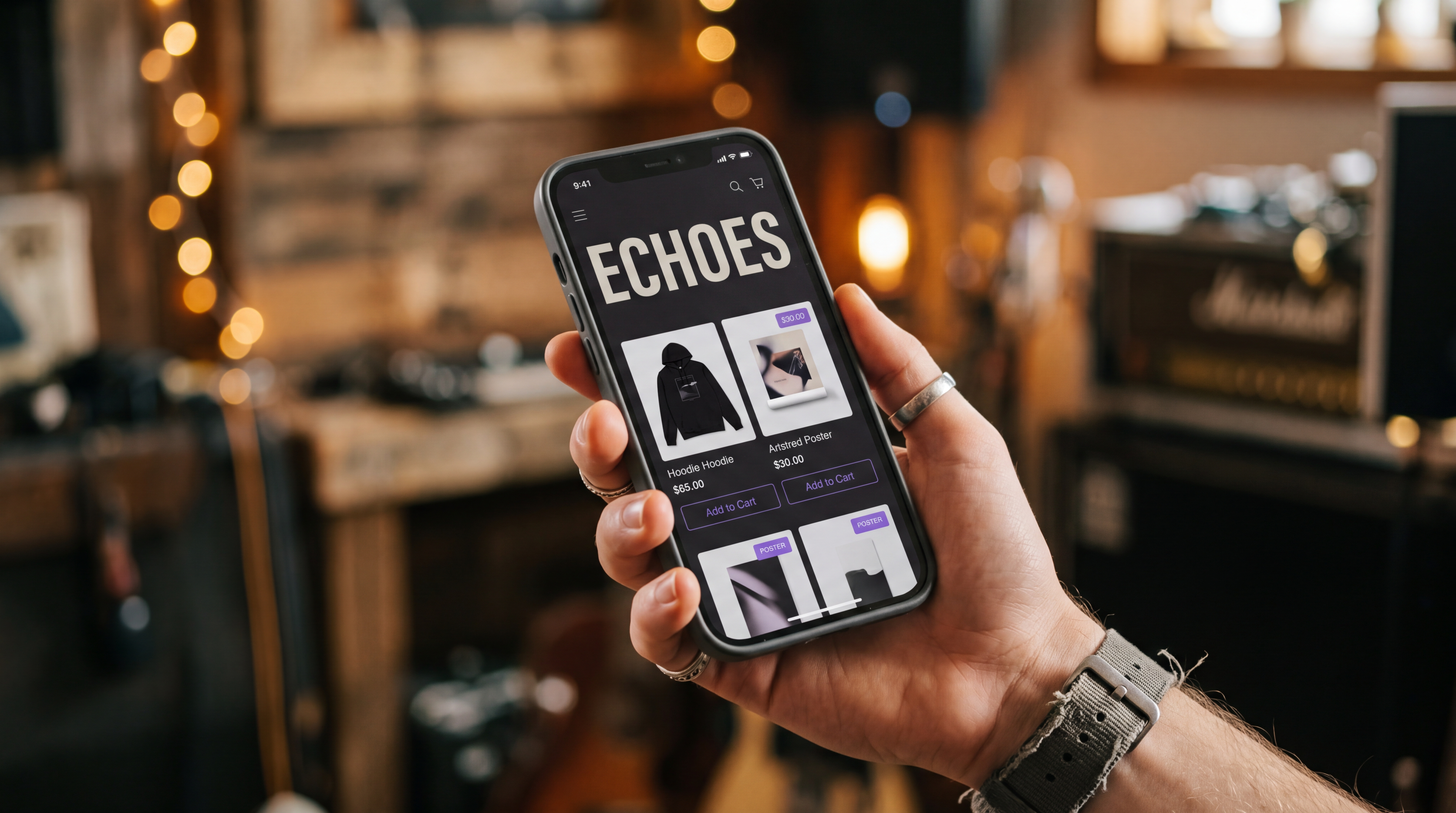 Capture suggérée d’une boutique en ligne artiste présentant des produits merch avec visuels, prix, descriptions et bouton d’achat